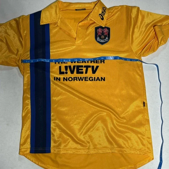 Vintage Millwall FC soccer jersey/kit. It is a size XL - Picture 8 of 8